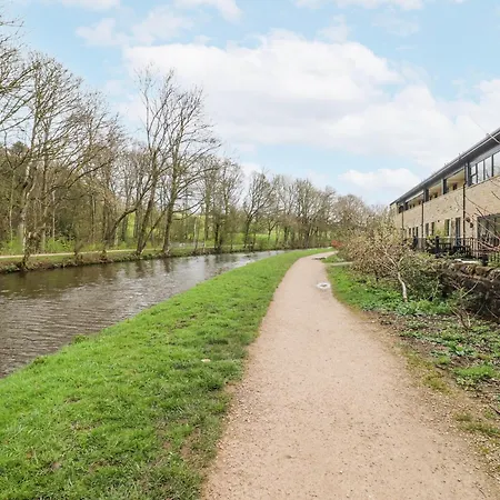Number 7 Canalside