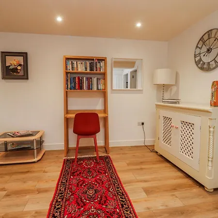 Number 7 Canalside Appartement