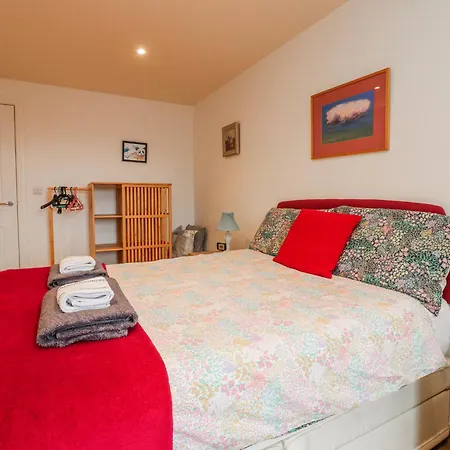 Number 7 Canalside Appartement